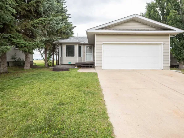 5116 51st Ave, High Prairie, AB T0G 1E0