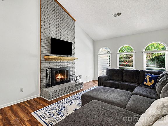 4th image of 12619 Levins Hall Rd