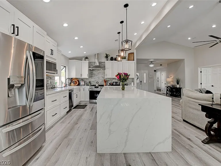 5429 Painted Sunrise Dr — Photo 21