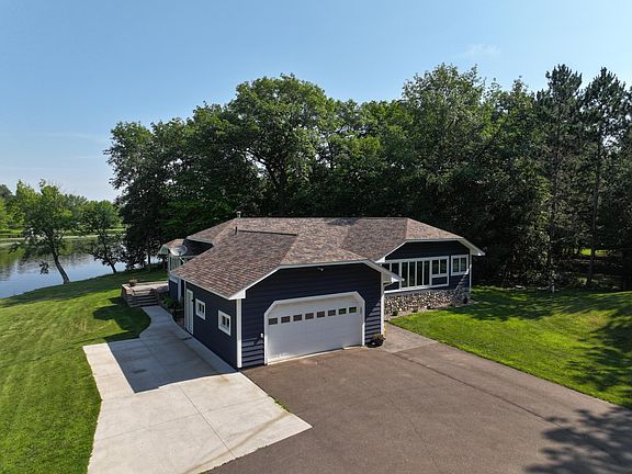 3rd image of 13335 Pokegama Lake Rd