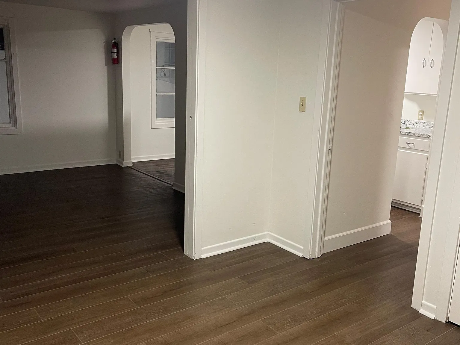 413 1/2 W Miner St B - 1 — Photo 4