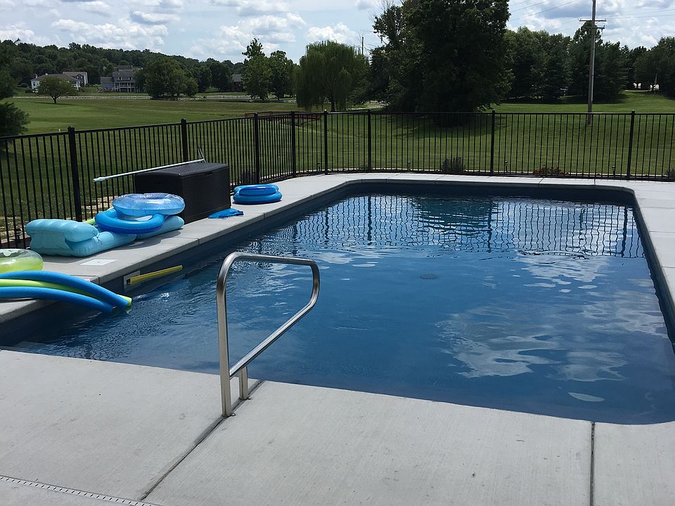 2nd image of 602 Rockhampton Dr
