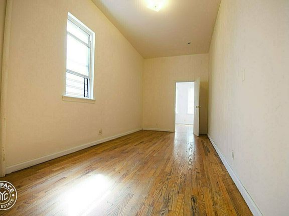 3rd image of 1422 Greene Ave APT 1R