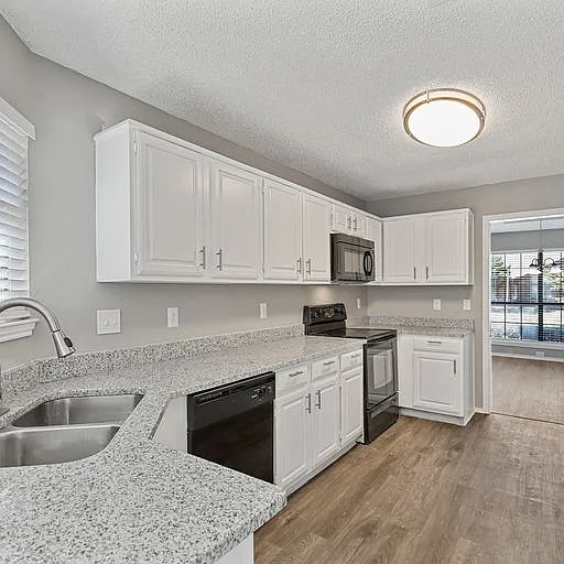 4049 Saint Christopher Ln — Photo 4