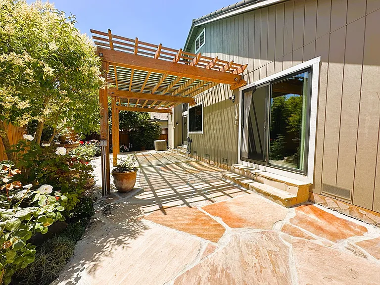 1413 Magnolia Ave — Photo 23