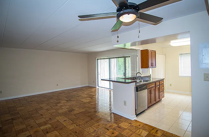 Ashley Apartments — Photo 56