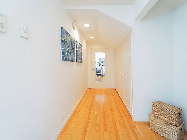 2840 SW Fern St — Photo 45