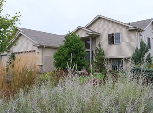 1040 Preserve Blvd, Nya, MN 55397