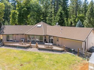 1133 Idlewild Dr, Cave Junction, OR 97523