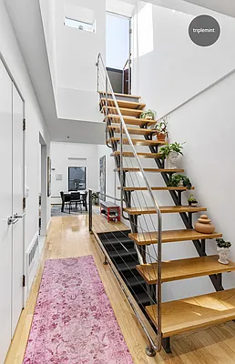 Rented by The Agency | media 12