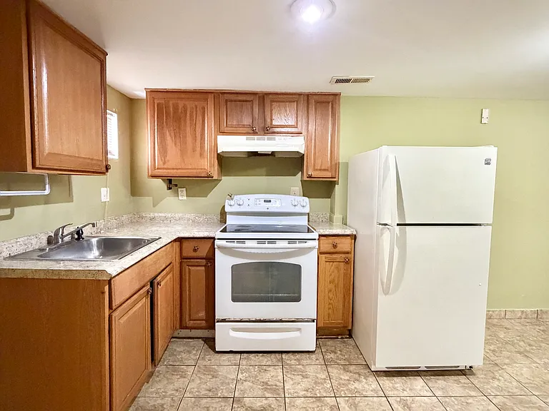 1131 N Gilmor St #B — Photo 3