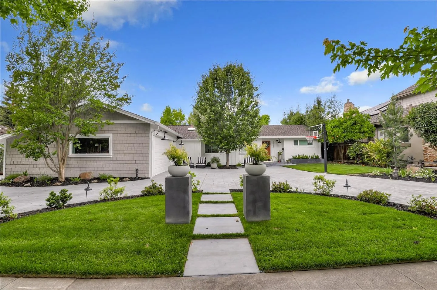 1165 Doralee Way photo 1