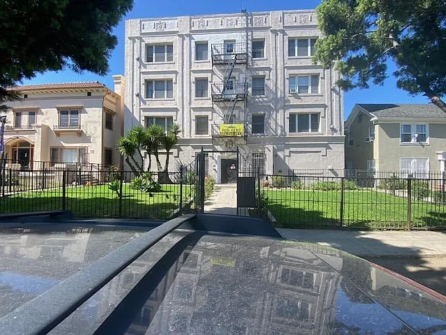 1215 S Norton Ave