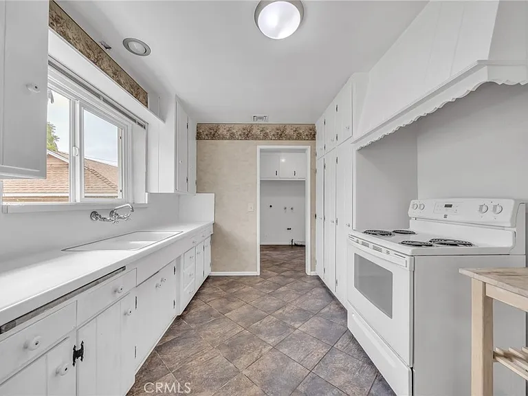 17722 Tulsa St — Photo 3