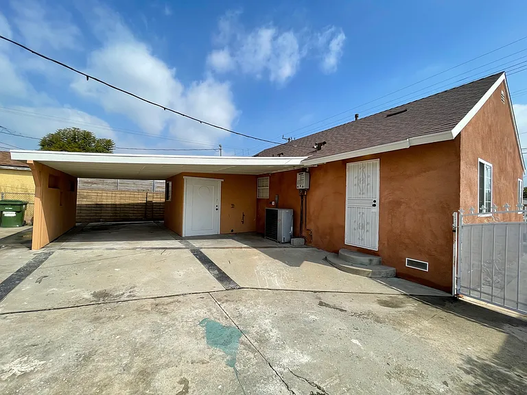 7449 Tujunga Ave — Photo 14