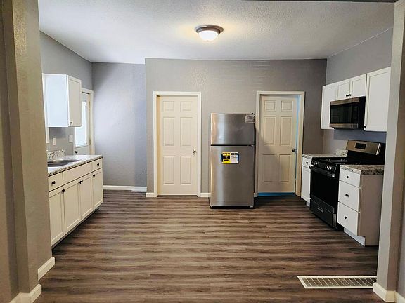 Brand new kitchen and appliances!