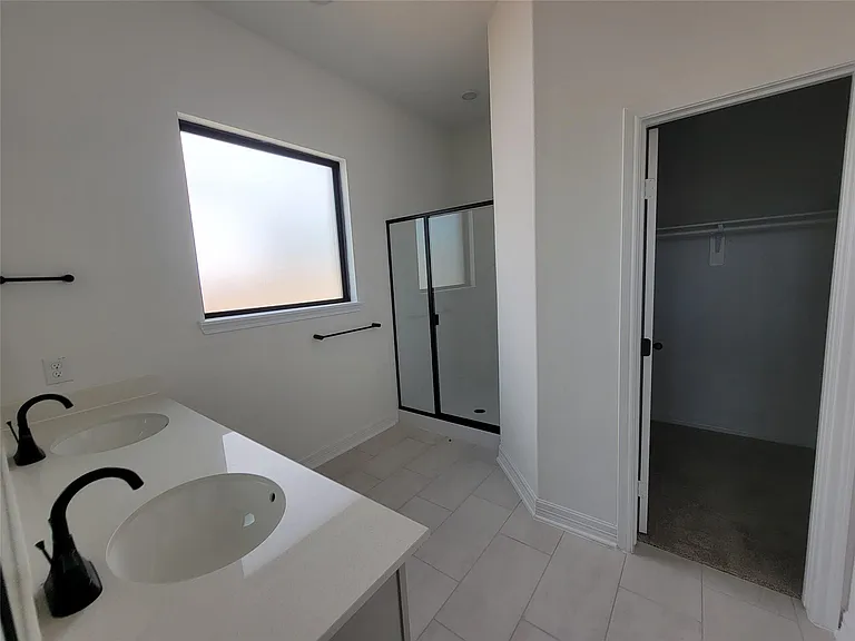 21651 Foxes Trove Trl — Photo 15