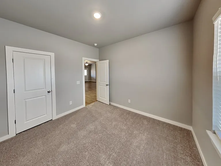 12432 Armstrong Dr — Photo 15