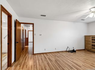 119 ISDALE, Yoakum, TX 77995