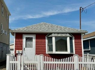 105 Noel Rd, Broad Channel, NY 11693
