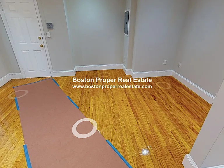 220 Hanover St #25 — Photo 3