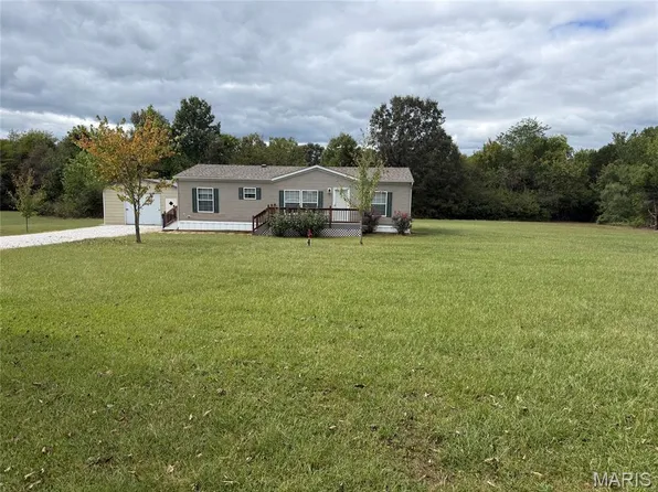 26039 Rynelle Dr, Wright City, MO 63390