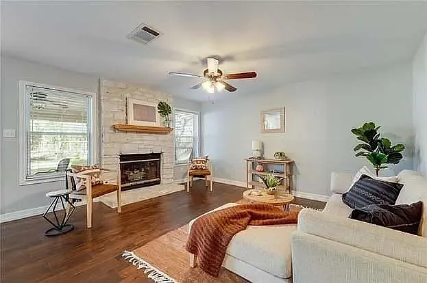 7610 Dallas Dr — Photo 5