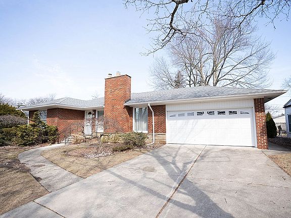 2nd image of 386 Hillcrest Ave