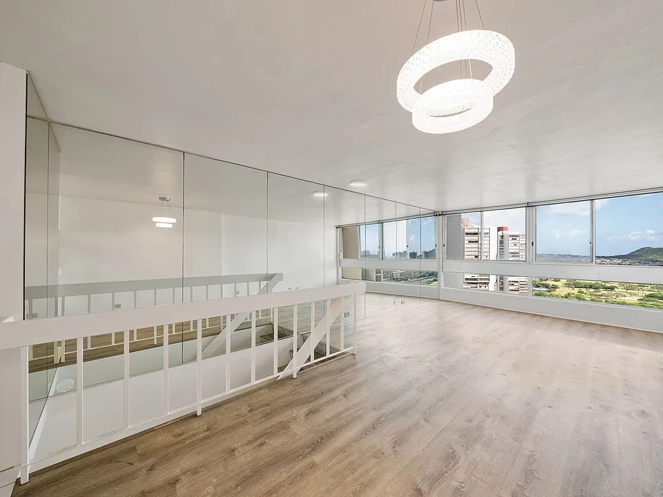 555 University Ave #3407