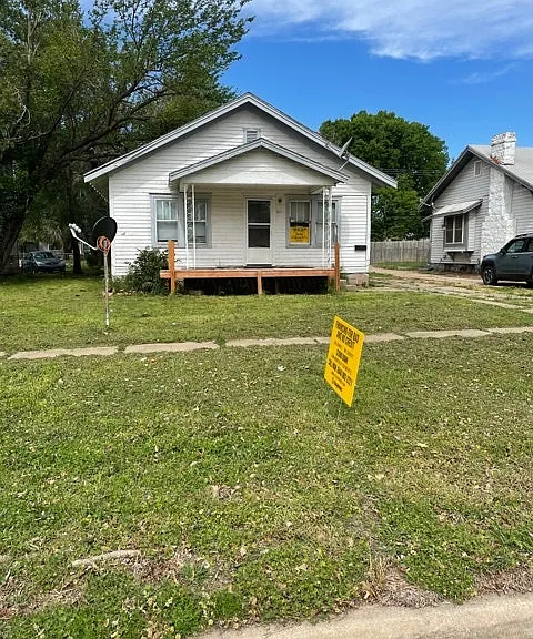 328 S Osage St — Photo 1