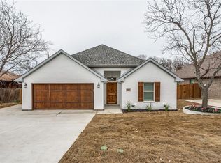 905 Meadow Park Dr, White Settlement, TX 76108