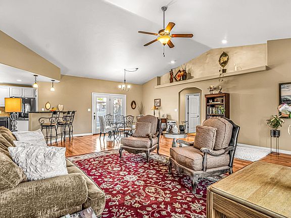 4th image of 214 Vista Hills Dr