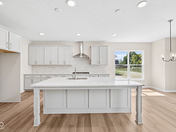 4th image of 3690 Hayden Valley Dr