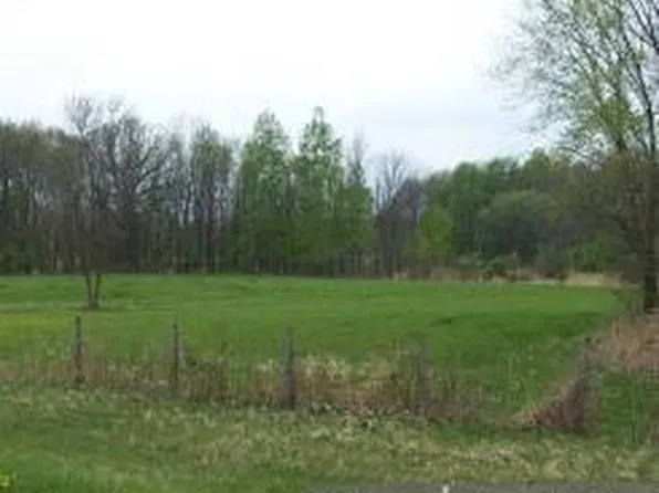 32 Quinlan Ave, Center City, MN 55012