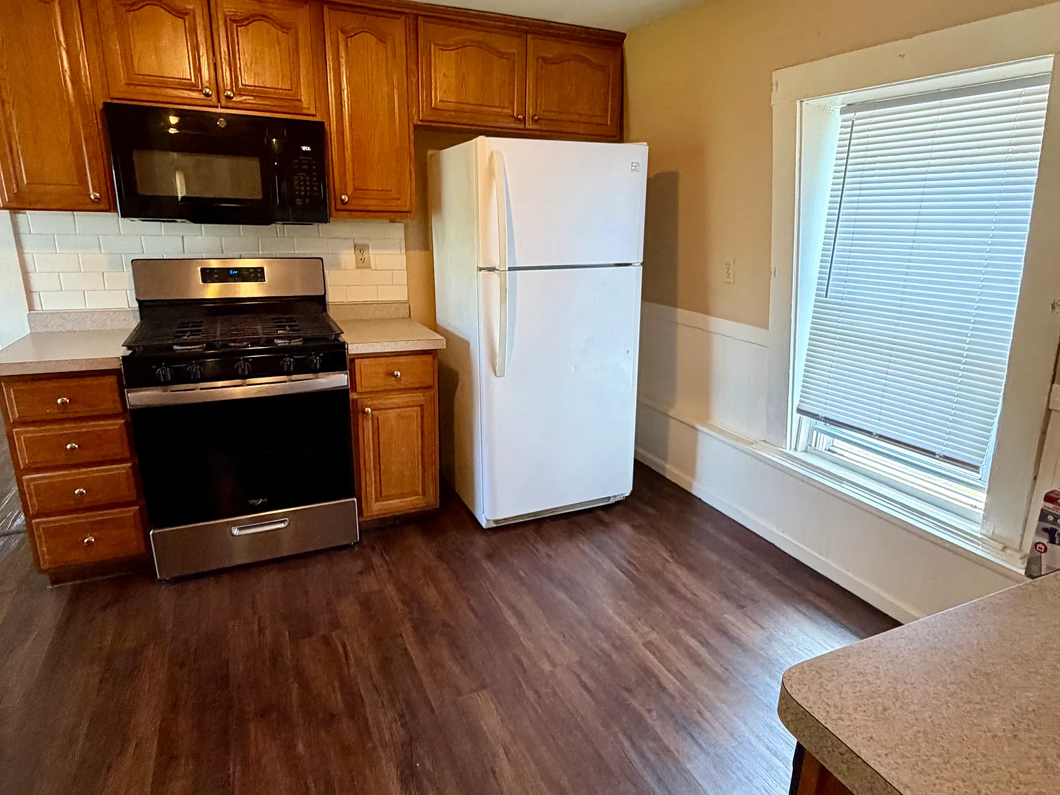 2 bed, 1.5 bath, 900 sqft, $2,350 — Photo 2