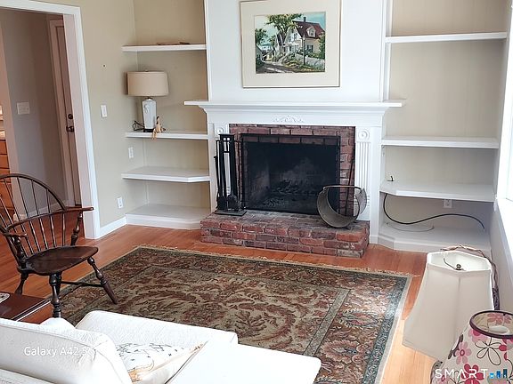 4th image of 18 Maple Avenue