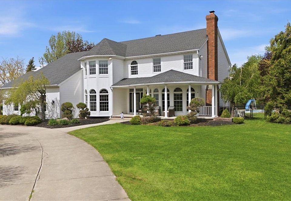 1st image of 5559 Oakdale Ln
