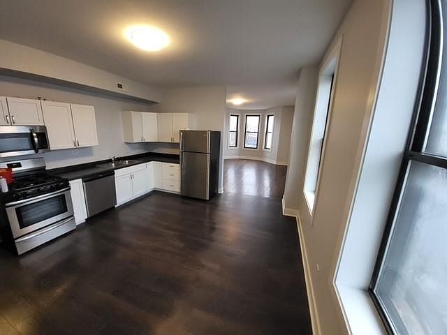 2nd image of 127 N Main St APT 2
