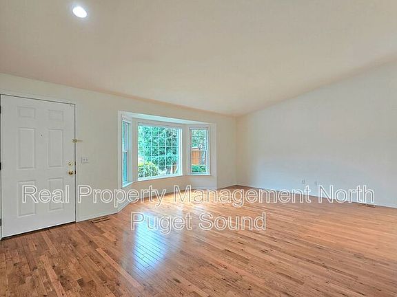 4th image of 5330 139th Pl NE
