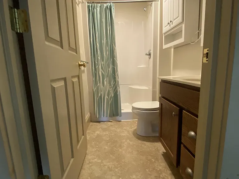1138 Memorial Ave — Photo 13