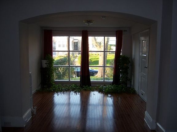 3rd image of 5644 Wyndale Ave