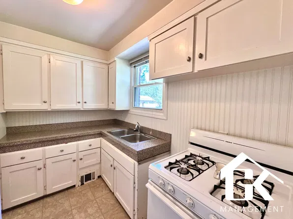 23120 Oneida St, Oak Park, MI 48237