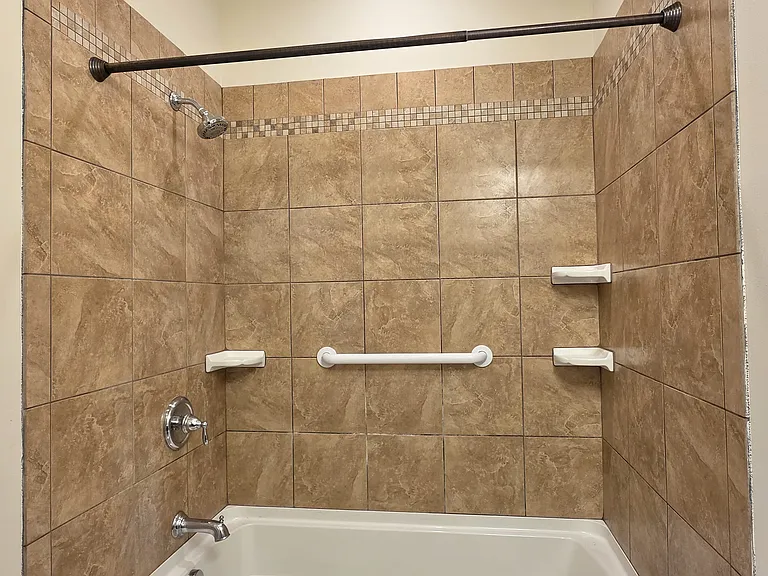 214 Sagamore Hl — Photo 17