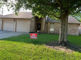 2546 Tall Ships Dr, Friendswood, TX 77546