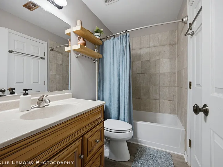 446 Valley Dr #201 — Photo 13
