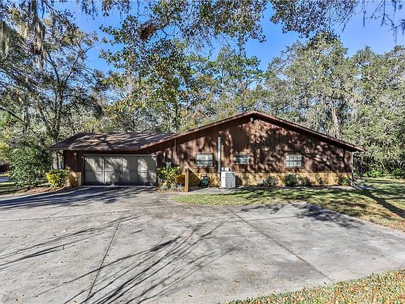 3rd image of 616 Seven Oaks Ct