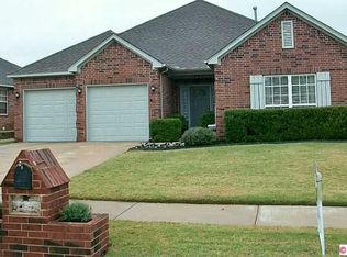 1801 Walnut Hill Ln, Claremore, OK 74019