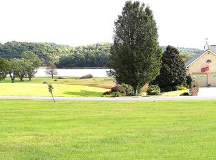 4041 Paradise Dr, Mooresburg, TN 37811