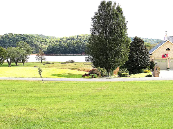 4041 Paradise Dr, Mooresburg, TN 37811