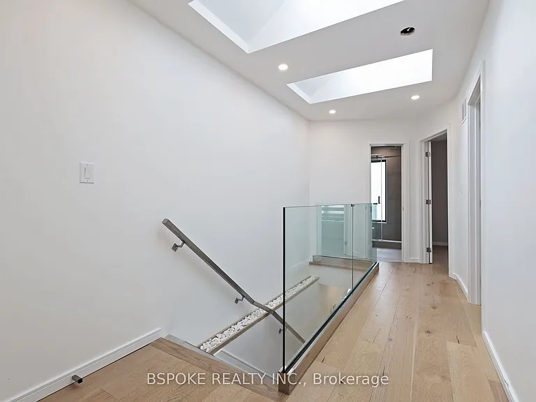 707 Mortimer Ave — Photo 15